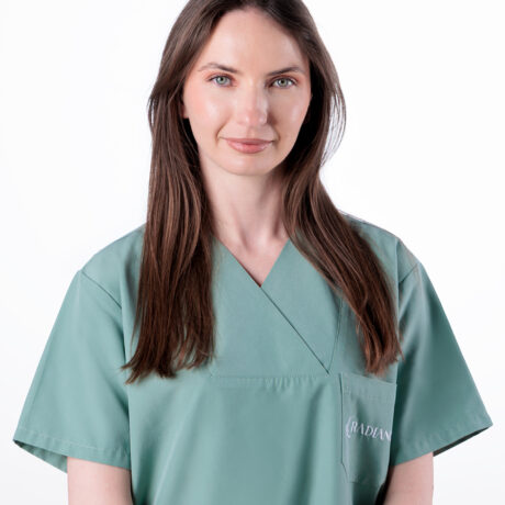 Infermiera professionale dello staff medico di Radiance Dental Hospital, specializzata in assistenza odontoiatrica